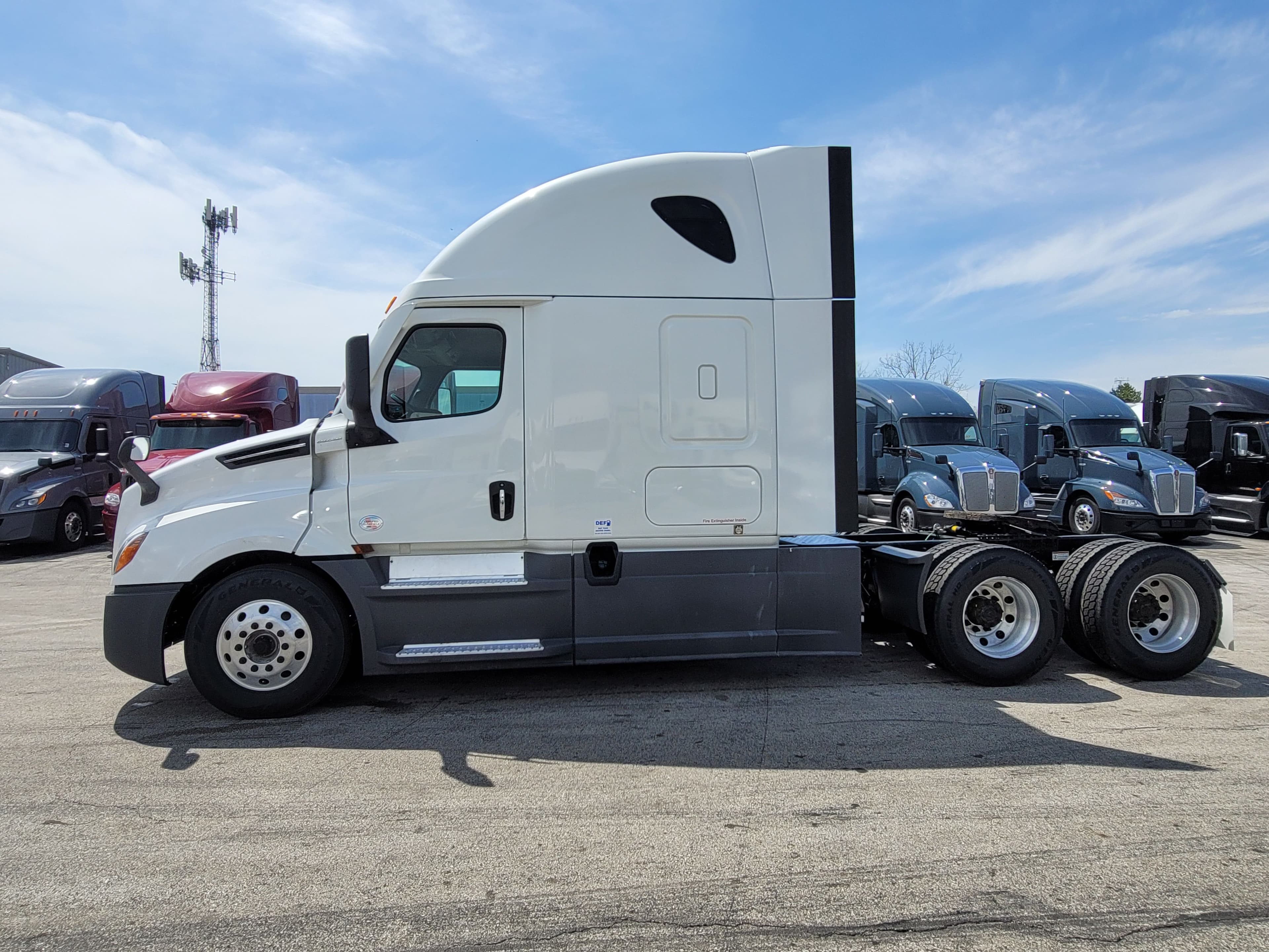 2022 Freightliner Cascadia 126 image 2
