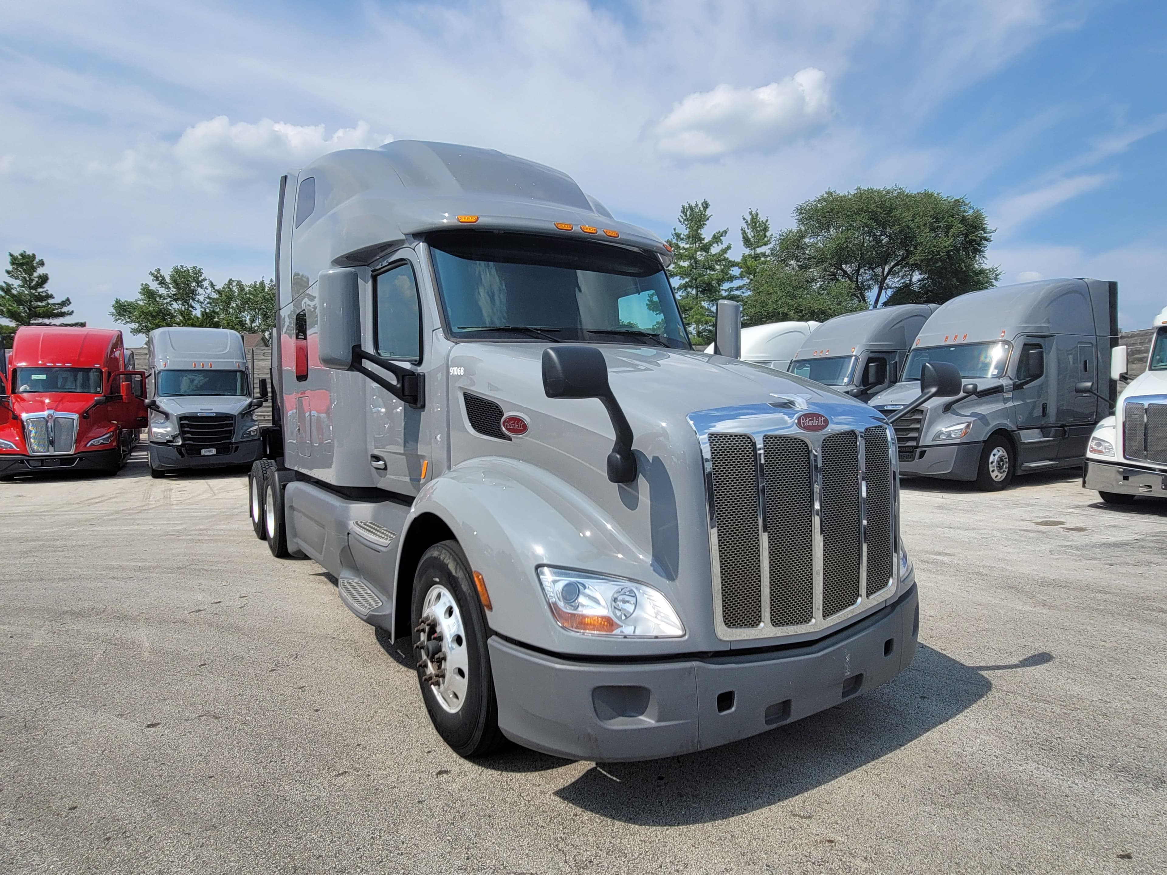 2021 Peterbilt 579 image 5