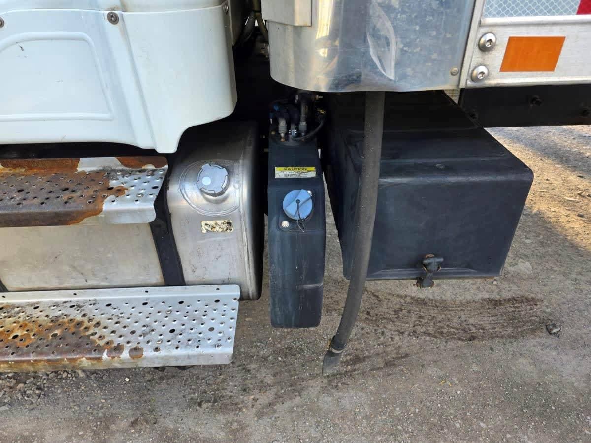 2020 Freightliner M2 image 13