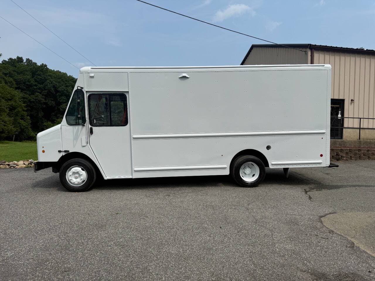 2020 Freightliner MT45 image 3