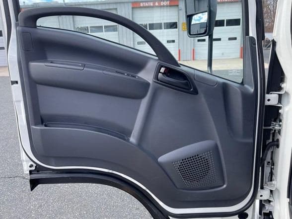 2024 Isuzu NRR image 11