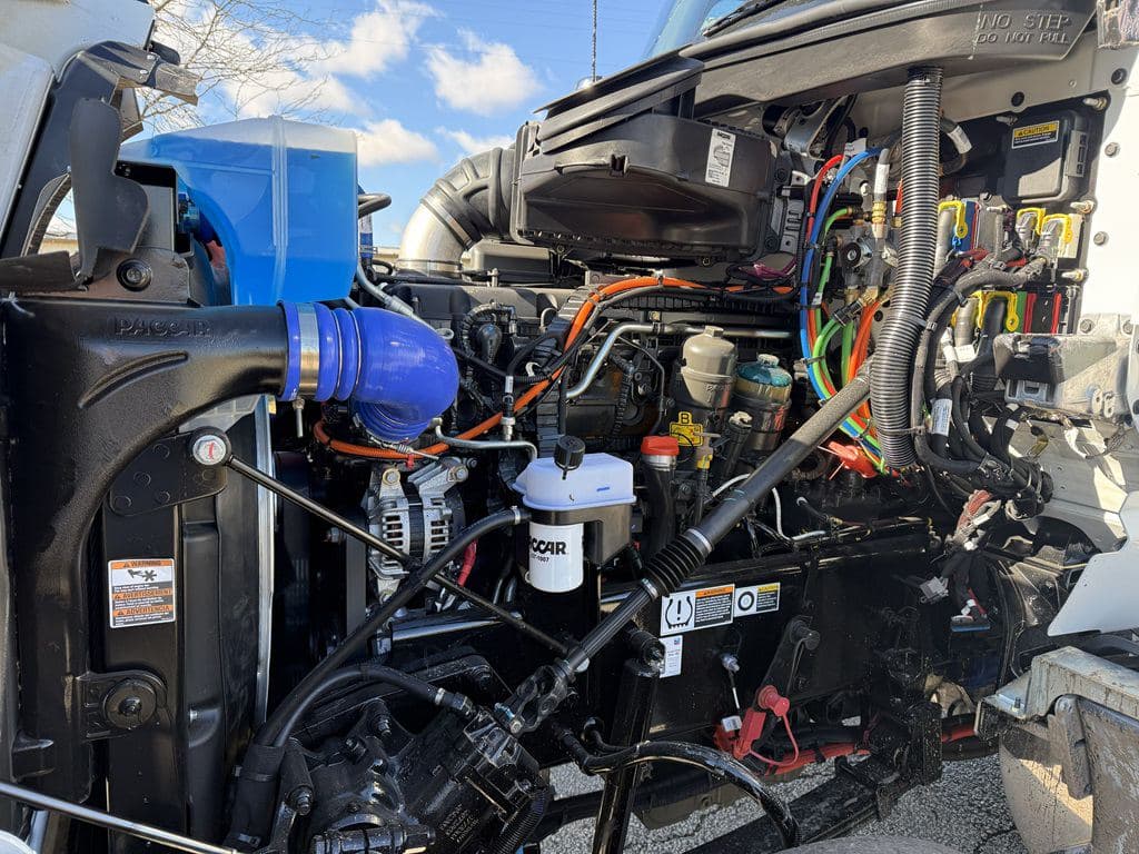 New 2026 KENWORTH T880S image 6