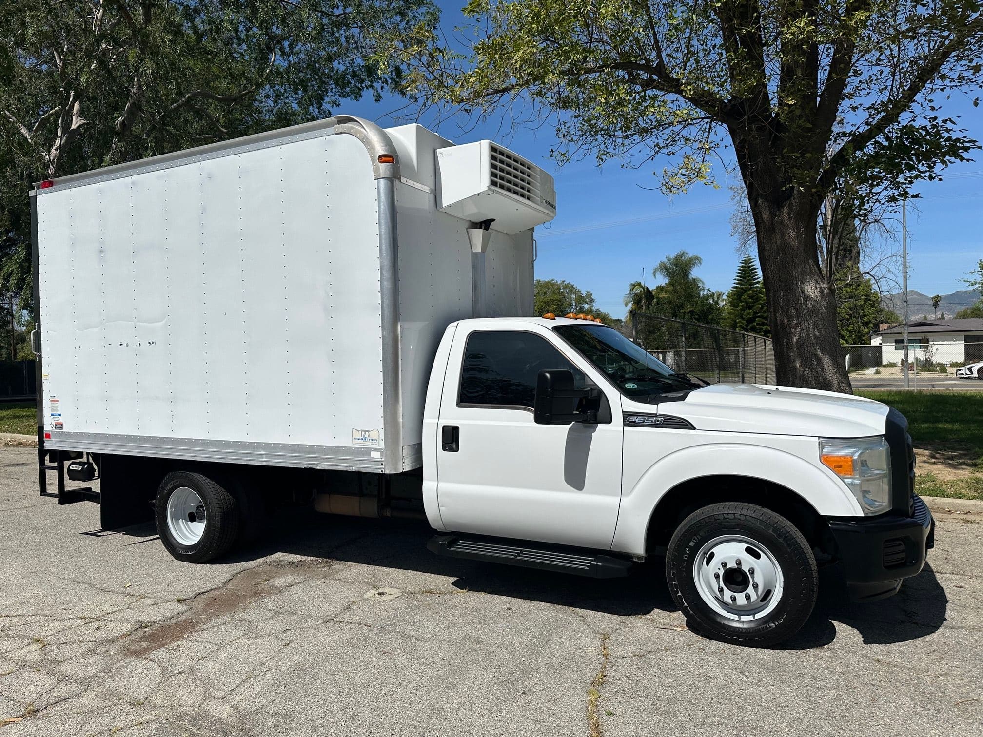 2016 Ford F-350 Reefer Box Truck with Liftgate image 2