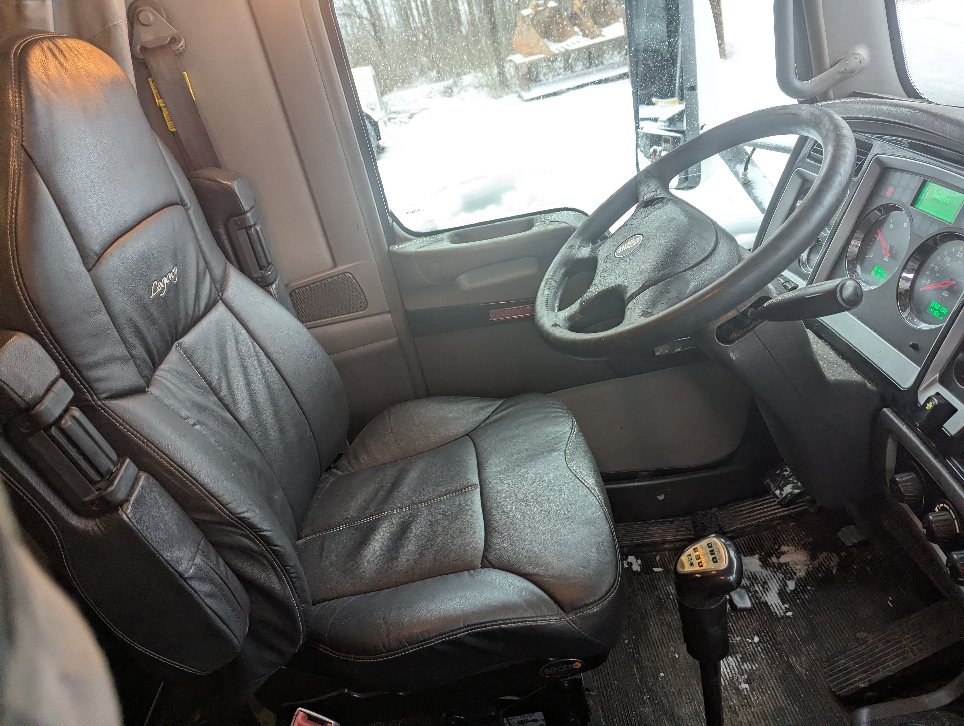 2014 Kenworth T6 Series image 3