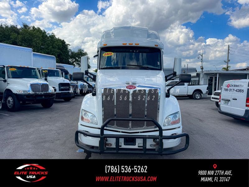 2019 Peterbilt 579 image 9