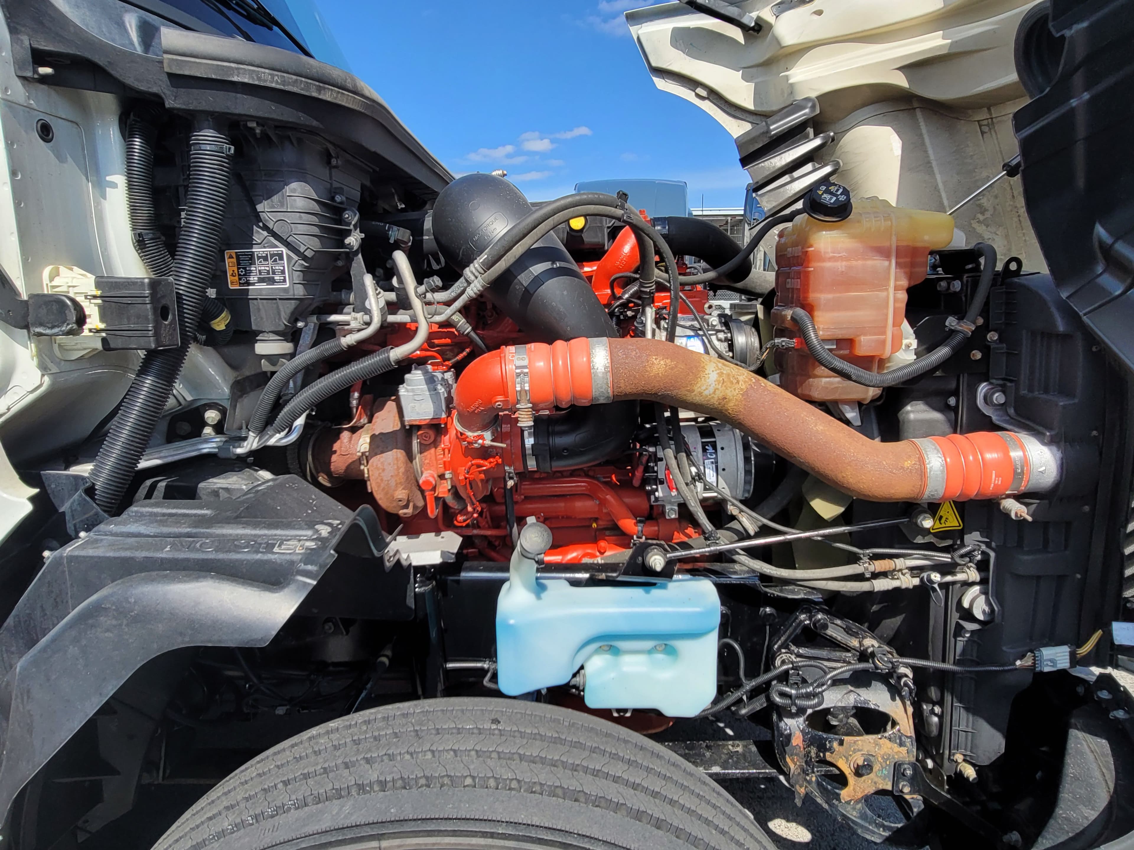 2022 International LT625 image 7