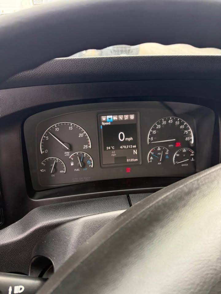 2024 Freightliner Cascadia image 4