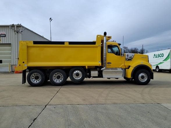 2026 Kenworth W990 image 2