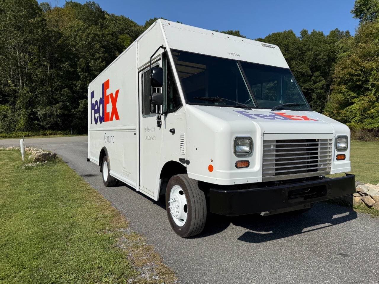 2019 Ford Stripped Chassis image 11