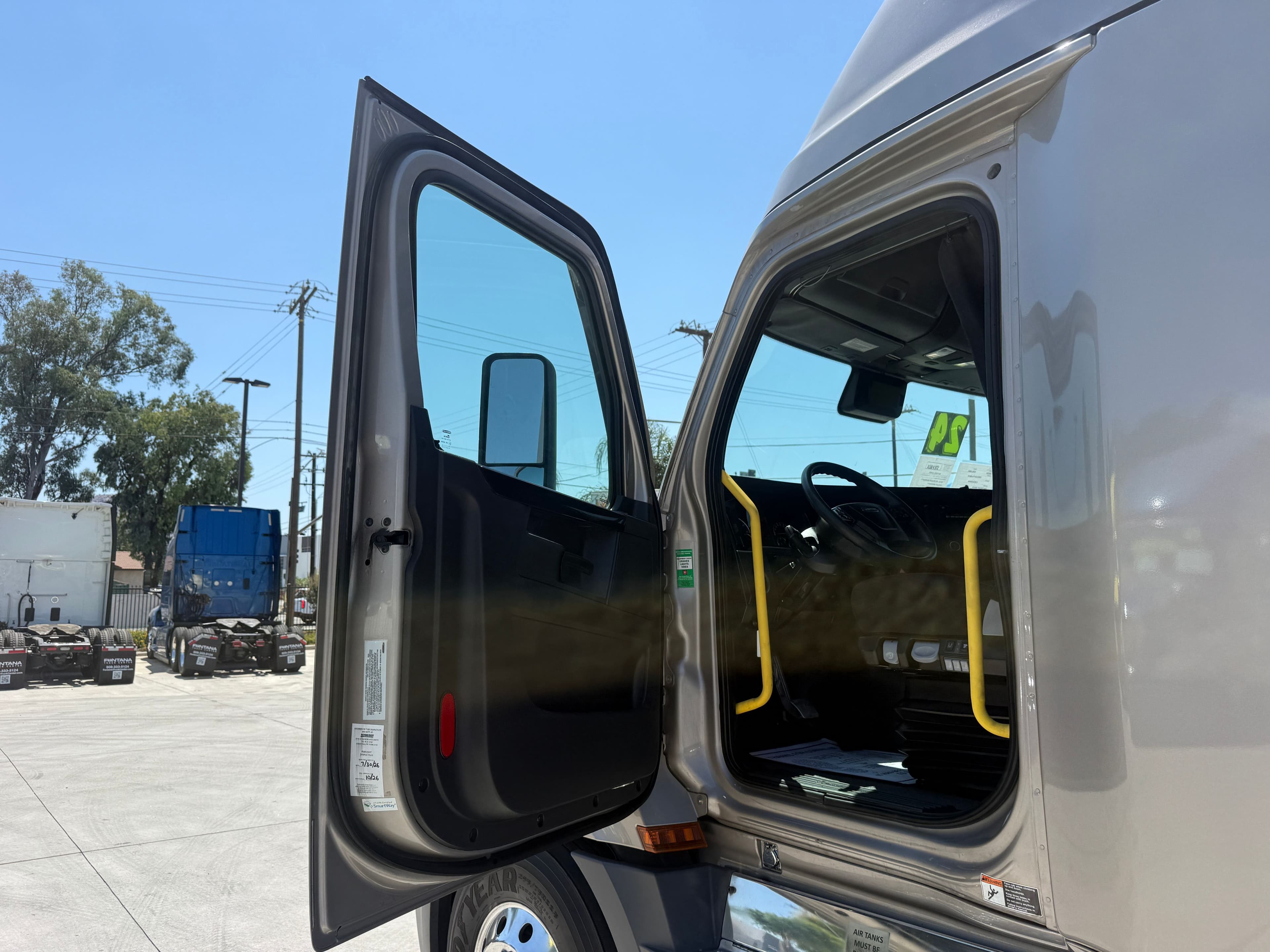 2024 Freightliner Cascadia 126 image 10