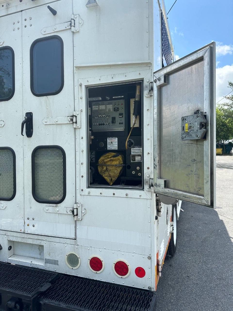 2016 Freightliner MT45 image 17