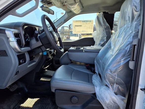 2024 Ford F550 image 12