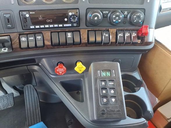 2026 Kenworth W990 image 19