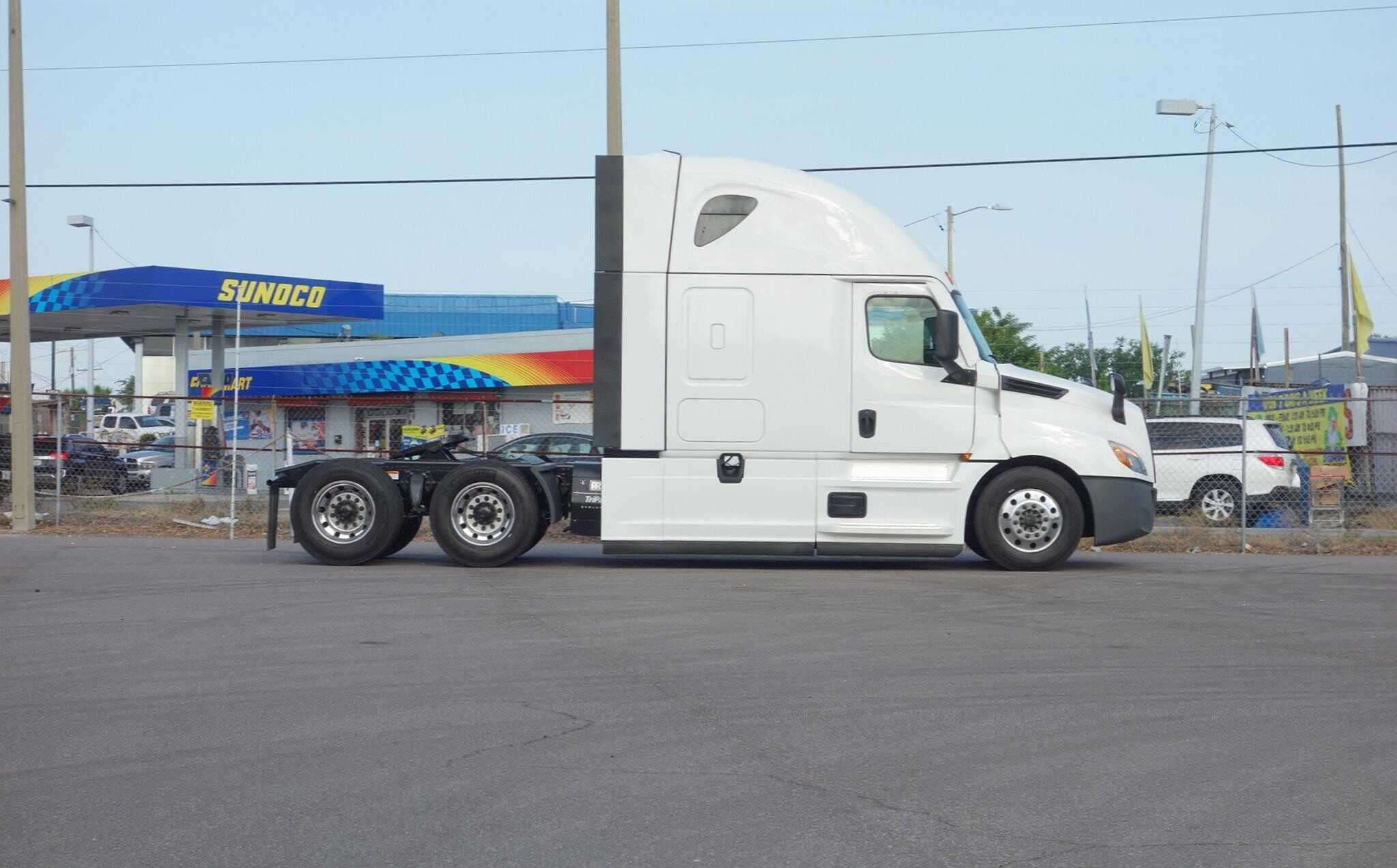 2022 Freightliner Cascadia 126 image 4