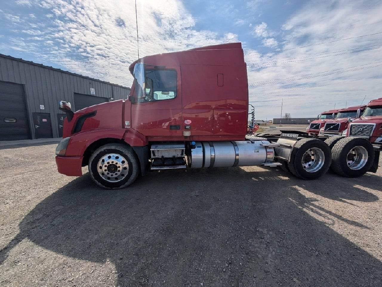 2017 Volvo image 3