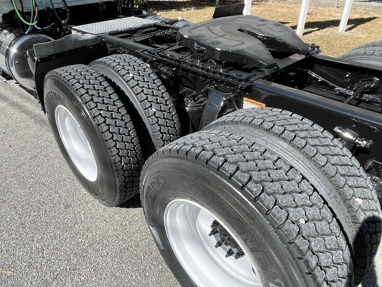 2020 Freightliner Cascadia 126 image 12