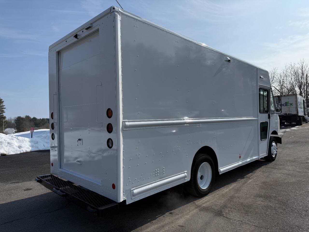 2021 Freightliner MT45 image 17