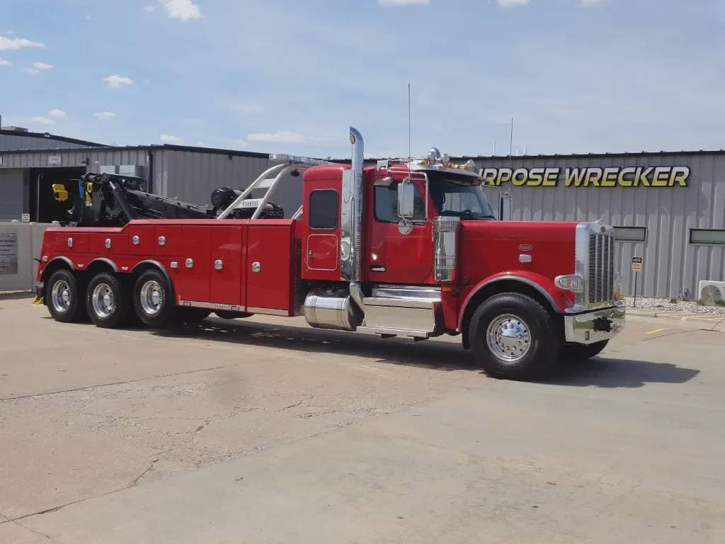 2025 Peterbilt 589 image 9