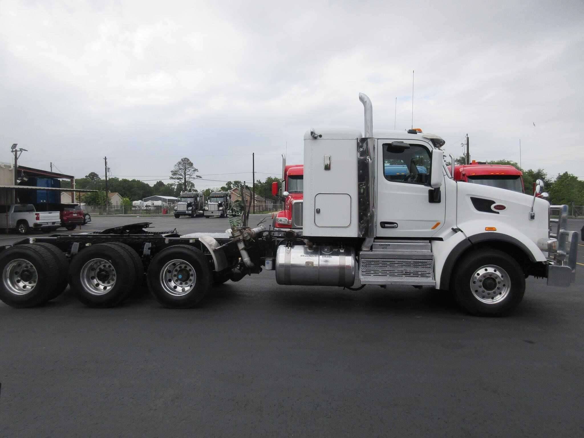 2019 Peterbilt 567 image 4