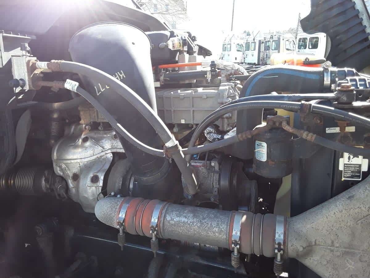 Used 2019 FREIGHTLINER Conventional - Day Cab - CASCADIA 125 For Sale image 5