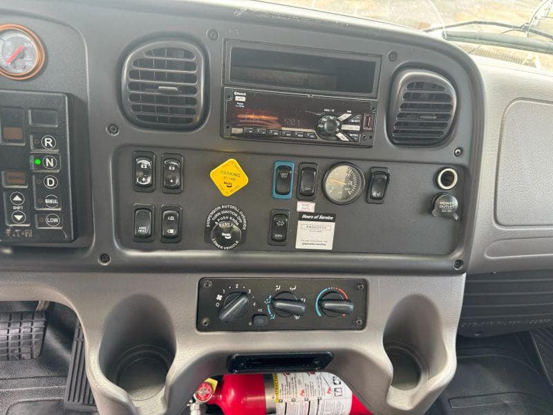 2018 Freightliner Cascadia 125 image 36