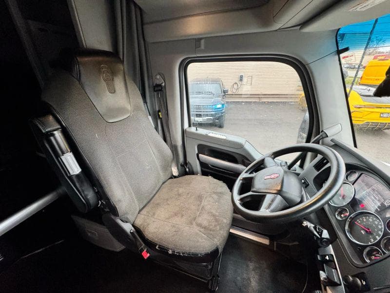 2021 Kenworth T600 image 23