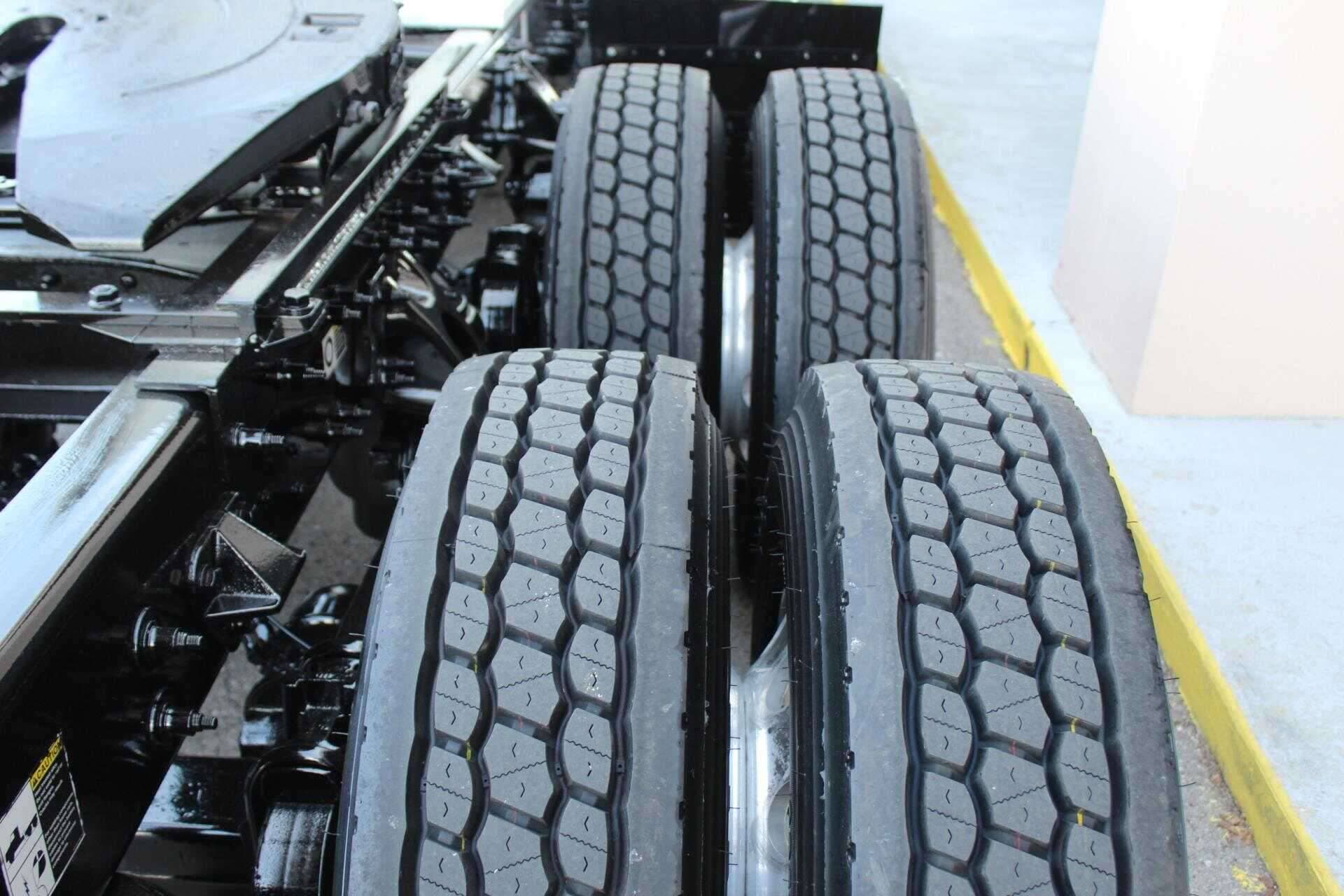 2022 Peterbilt 567 image 15