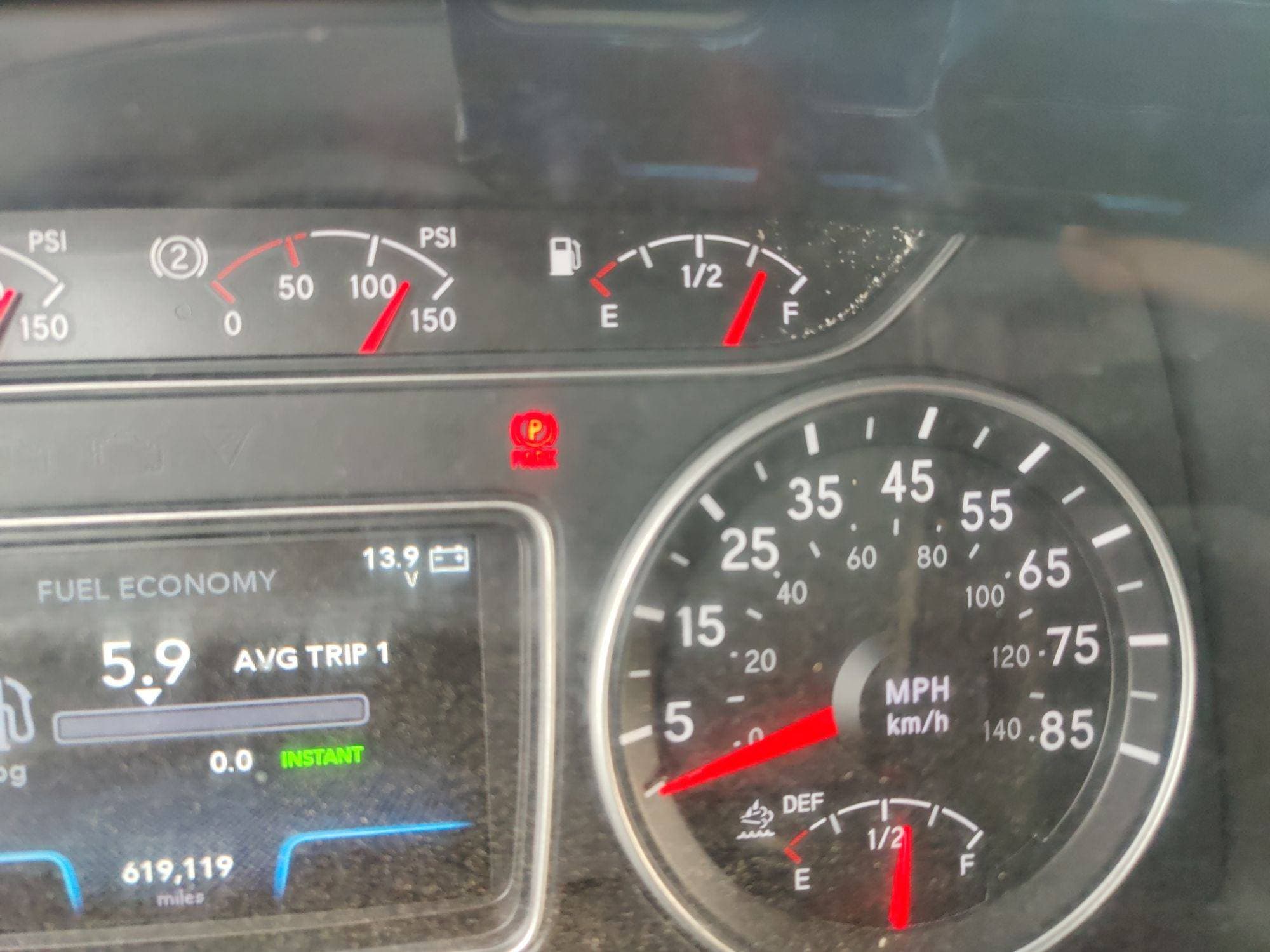 2019 International LT625 image 6