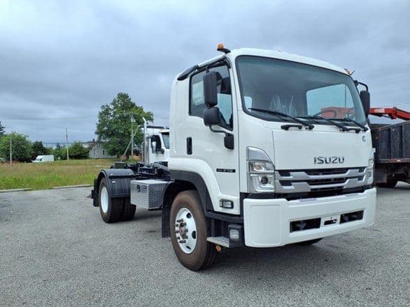 2025 Isuzu FTR image 1