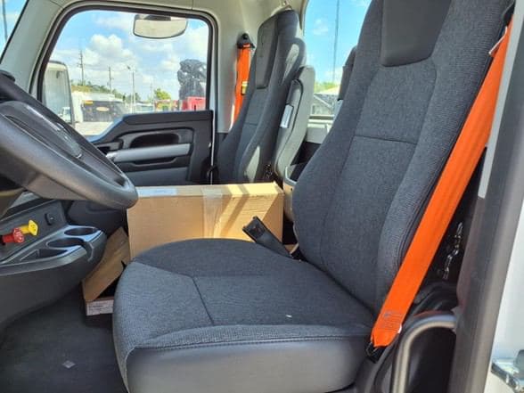 2025 Kenworth T880 image 12