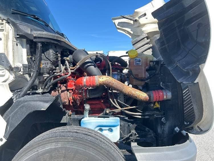 2023 International LT62F image 9