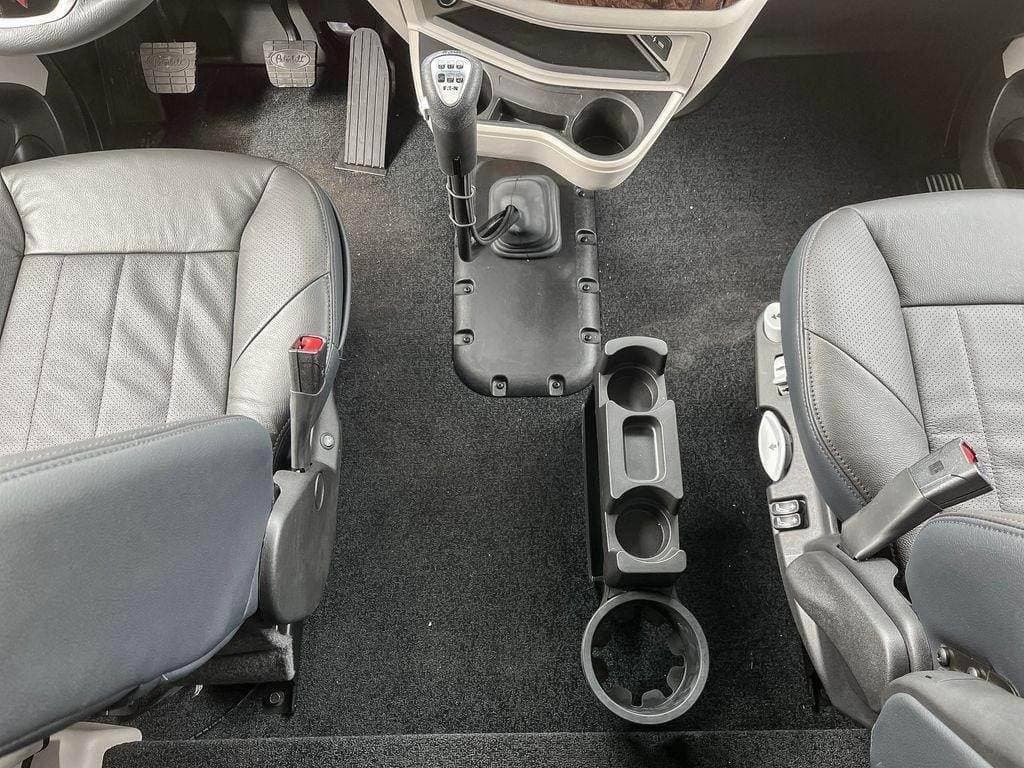 2025 Peterbilt 589 image 15