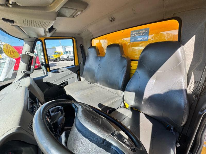 2019 International 4300 image 17