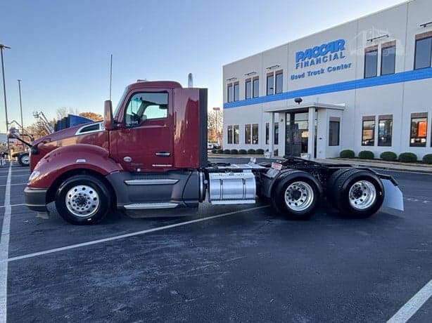 2021 Kenworth T680 image 6