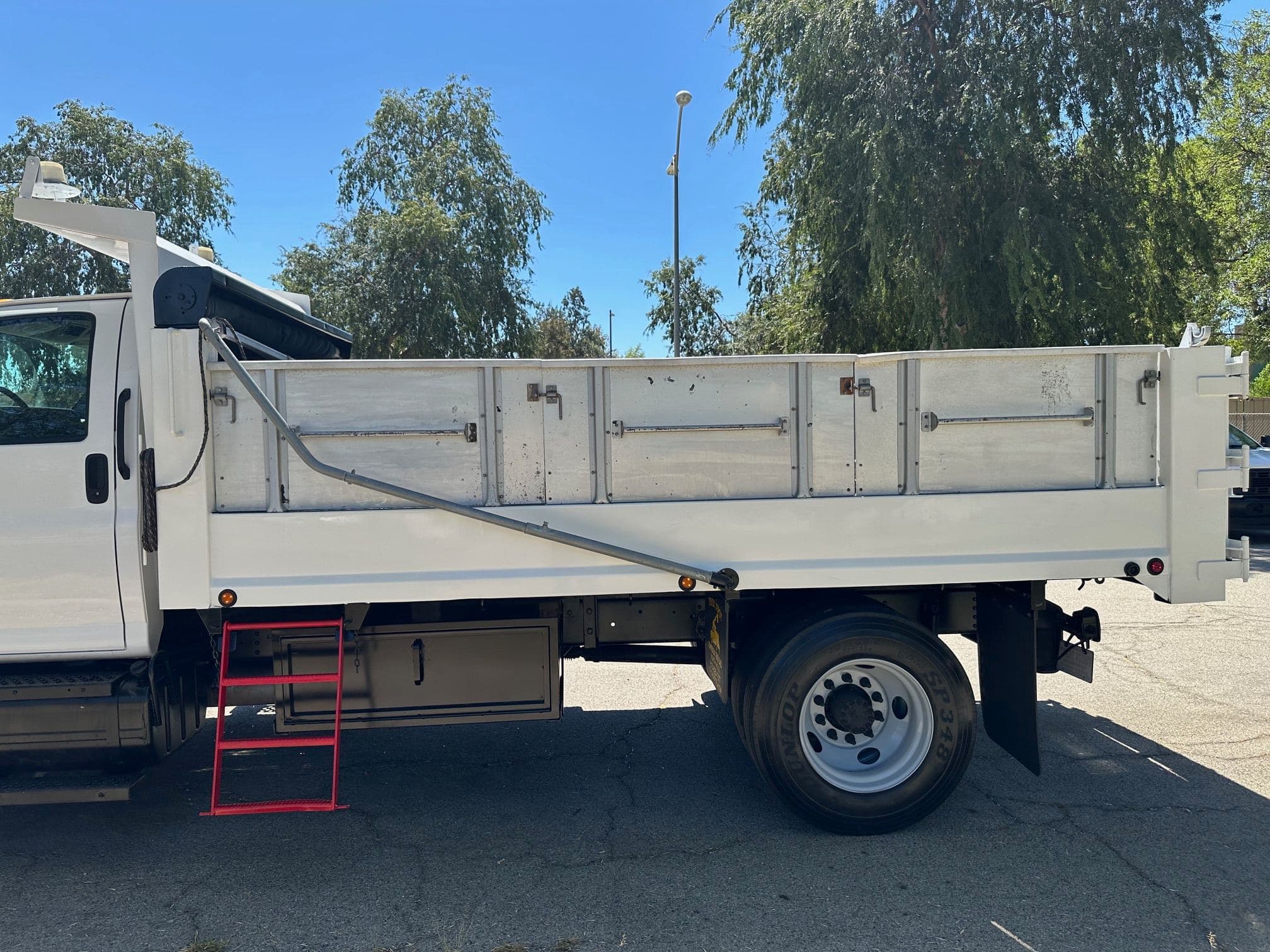 2009 GMC TOPKICK C7500 Dump Truck image 19