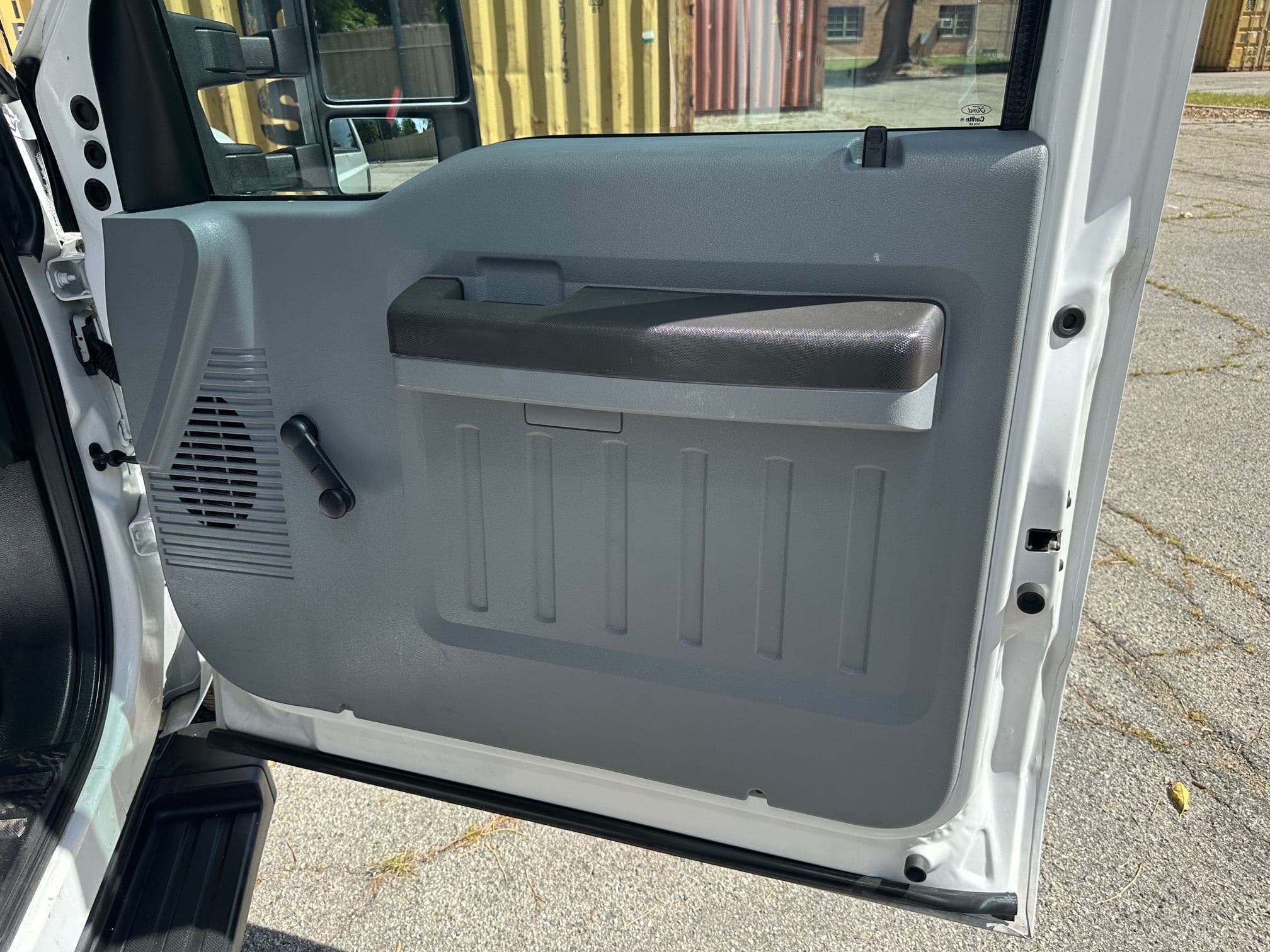 2016 Ford F-350 Reefer Box Truck with Liftgate image 33