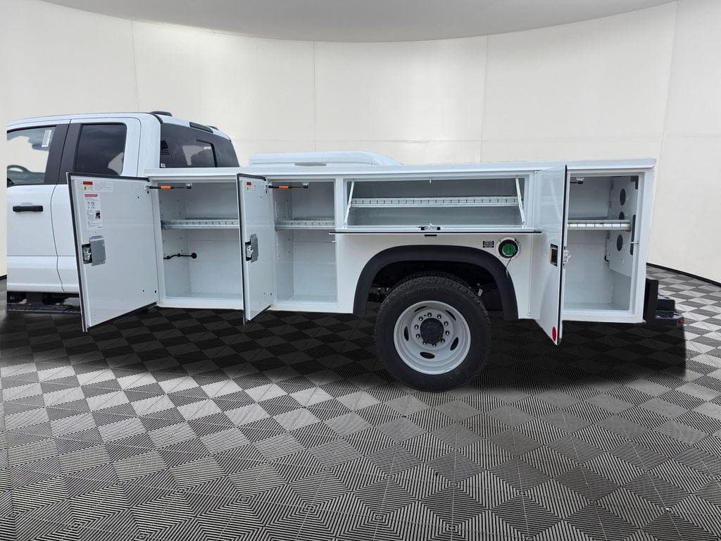 2026 Ford F-550SD XL Service Utility Body image 11