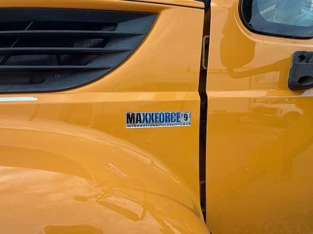2011 International SA625 image 3