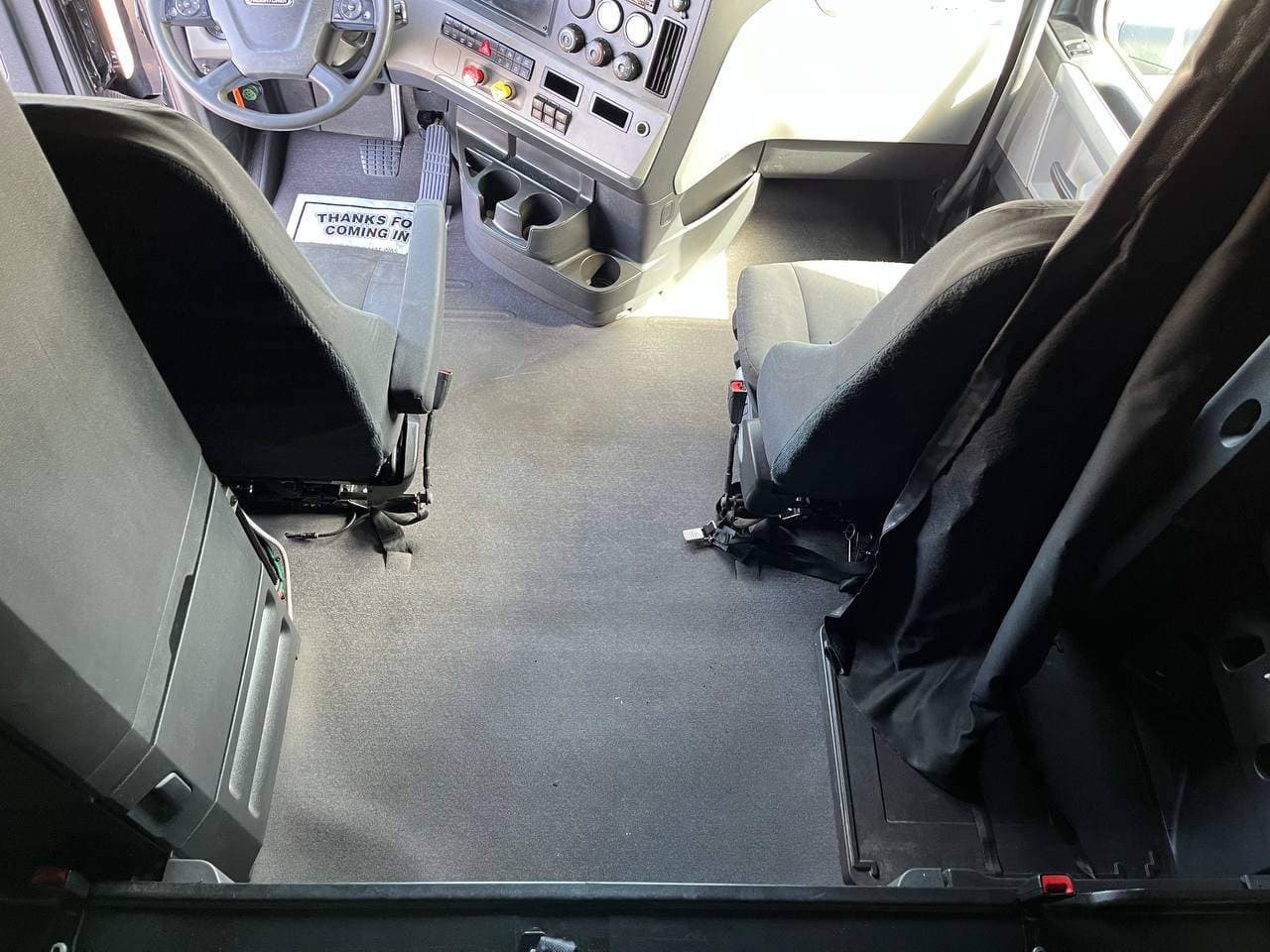 2020 Freightliner Cascadia 126 image 15