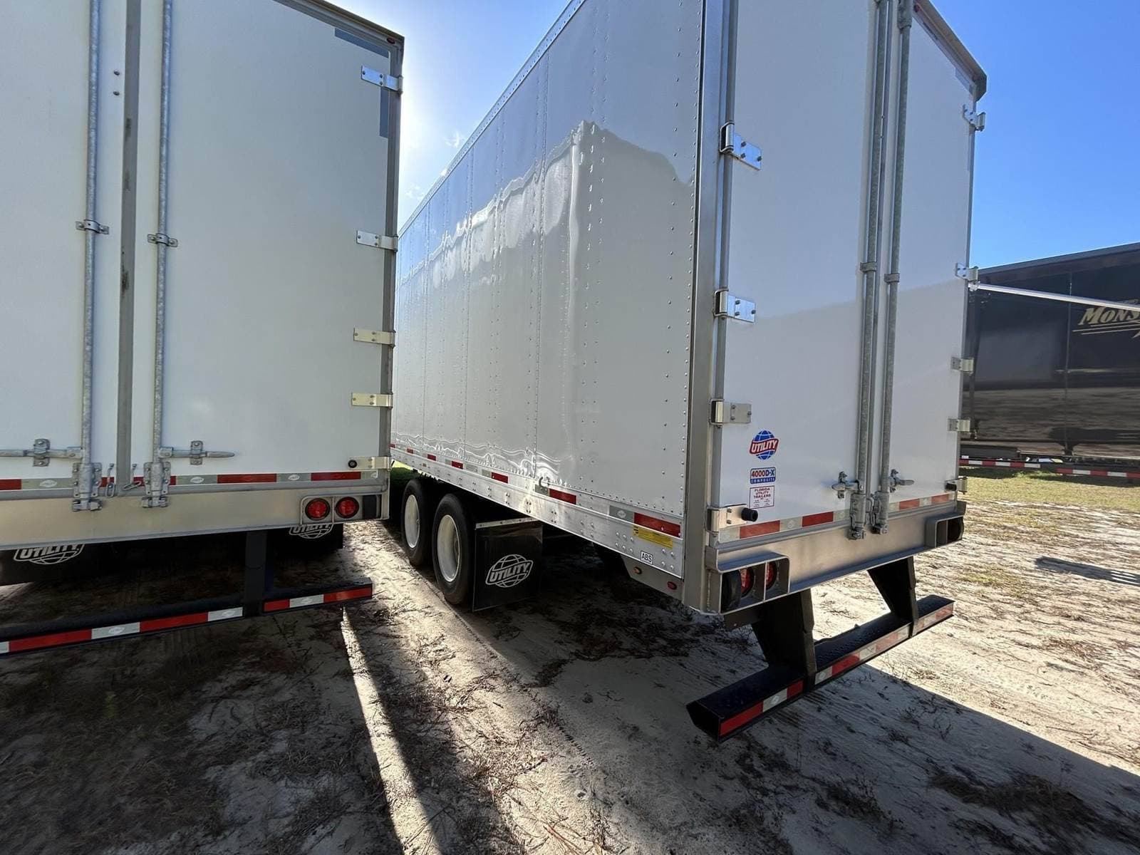 2026 Utility 4000D-X image 6