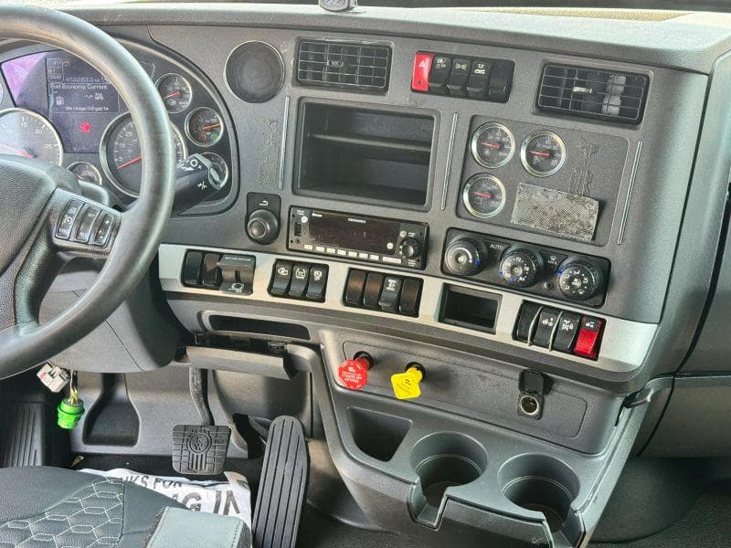 2022 Kenworth T600 image 20