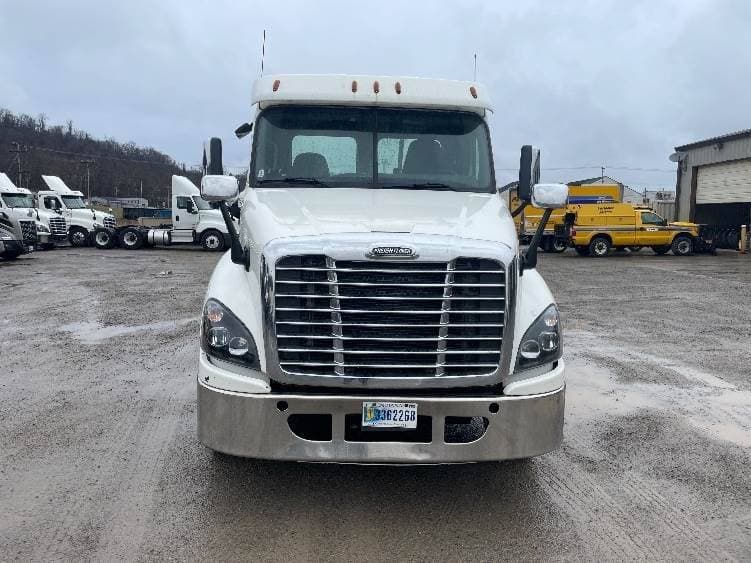 2018 Freightliner Cascadia image 9