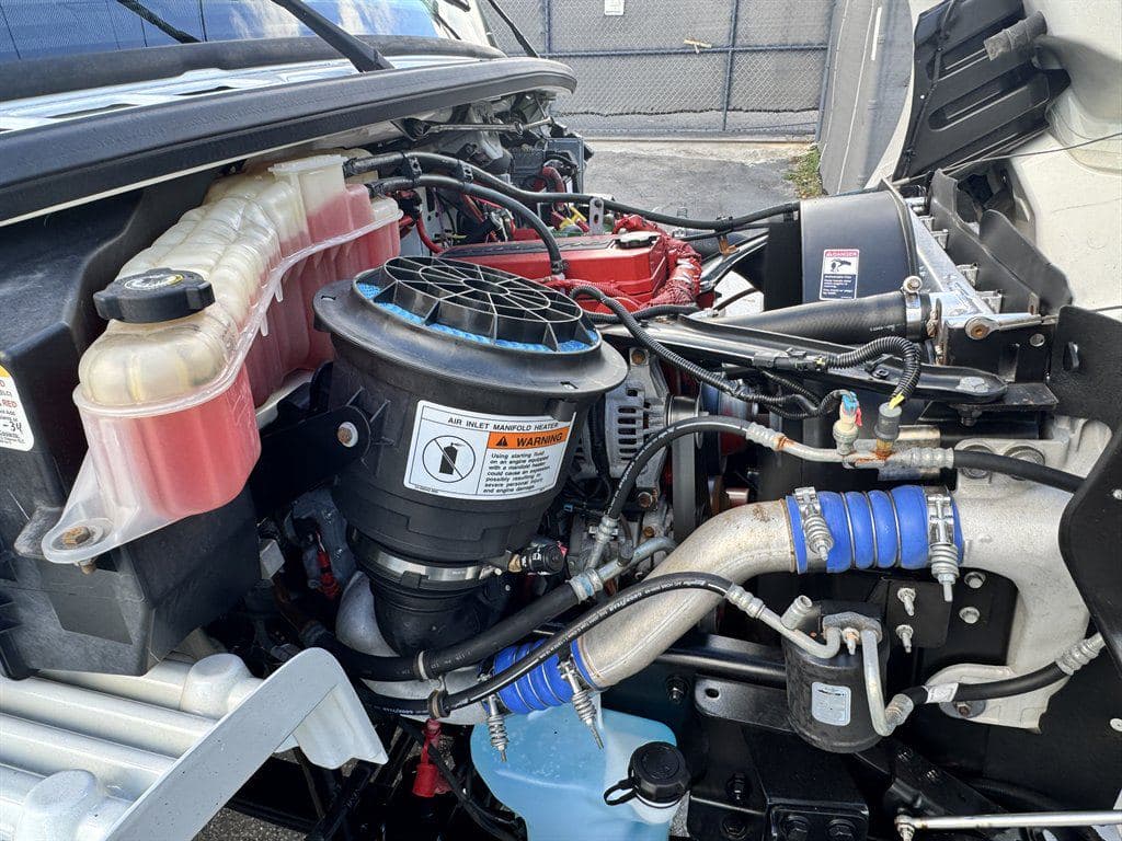 2014 Freightliner M2 106 image 39