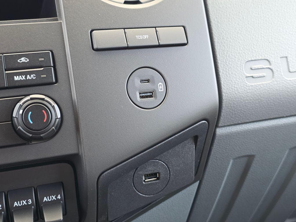 2027 Ford F-650SD Base image 36