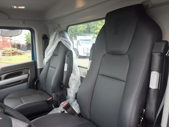 2026 Kenworth T880 image 16