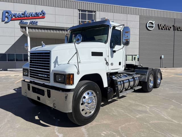Used 2019 MACK PINNACLE Conventional - Day Cab in Oklahoma City, OK