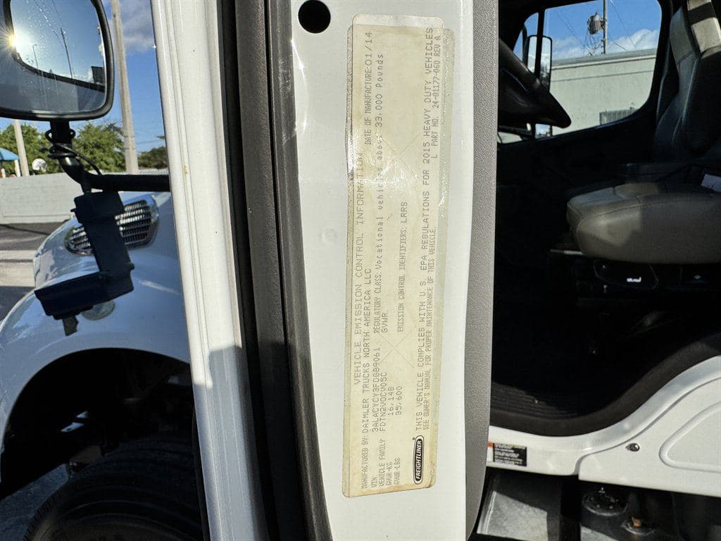 2015 Freightliner M2 106 image 70