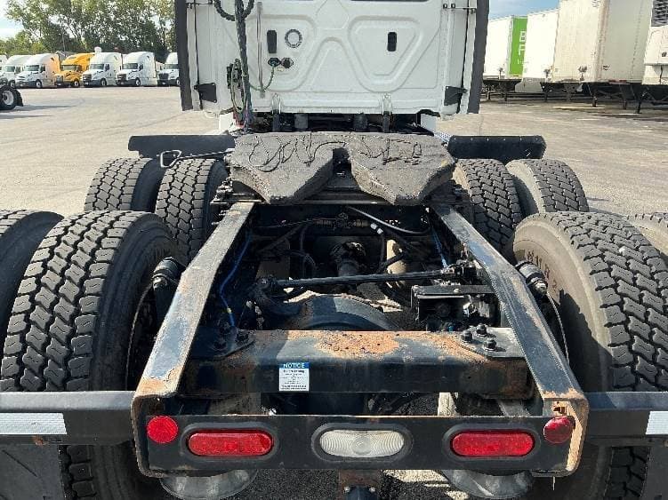 2021 Freightliner Cascadia image 8