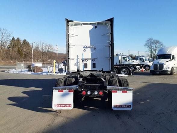 2025 Kenworth T680 image 4