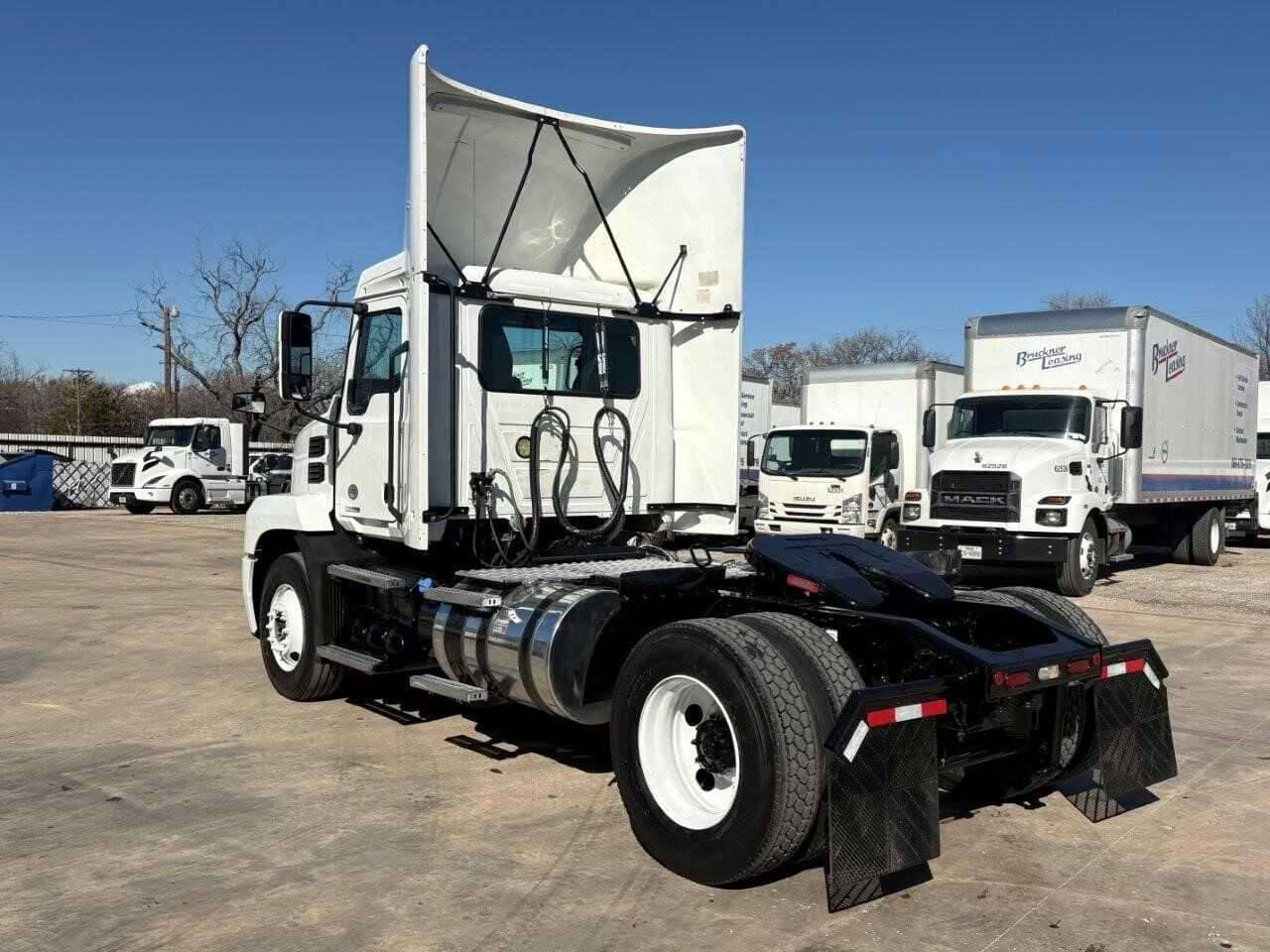Used 2022 MACK ANTHEM Conventional - Day Cab in Bossier City, LA image 5